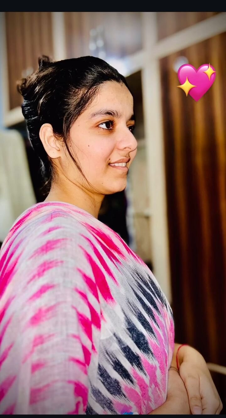 komal khatri - Cover 5