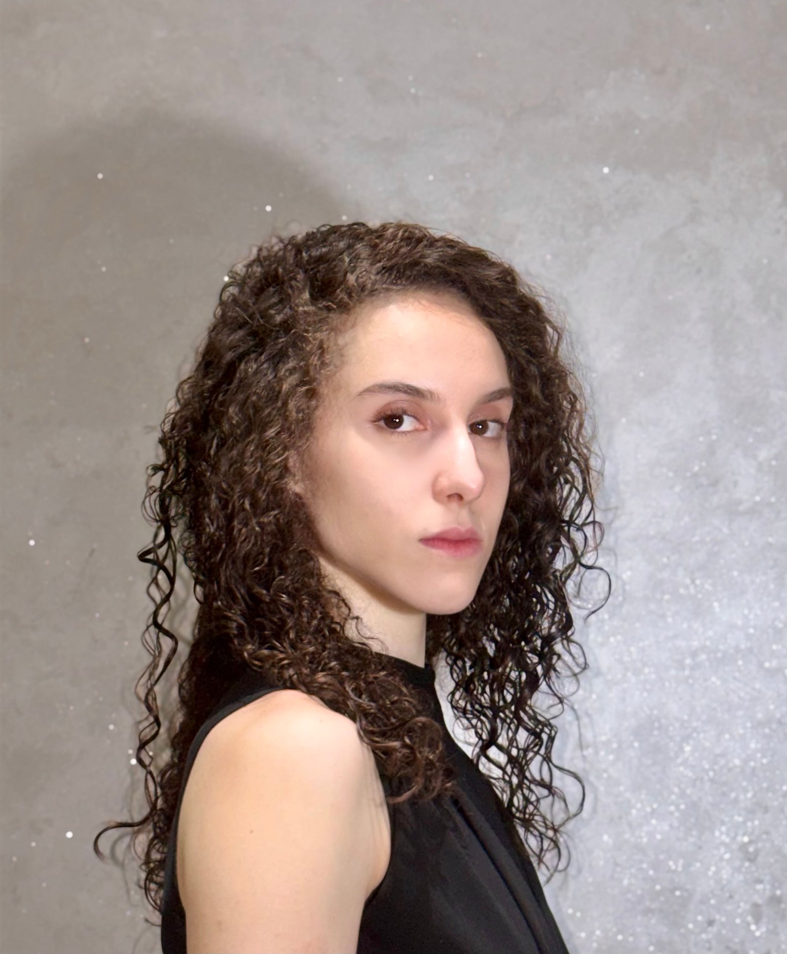 yasmine – Headshot
