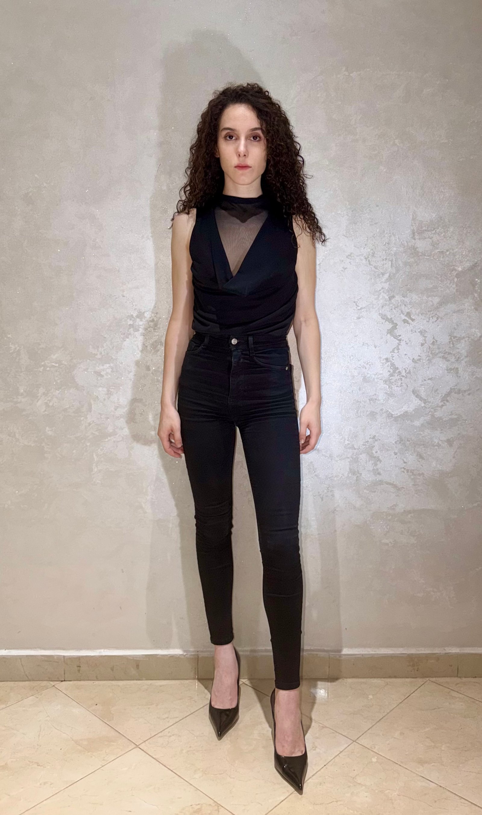 yasmine – Full-body