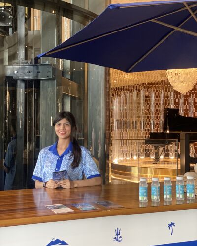 amna ishaq - Dubai model