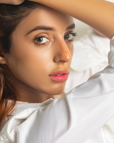 mahaakram - Dubai model